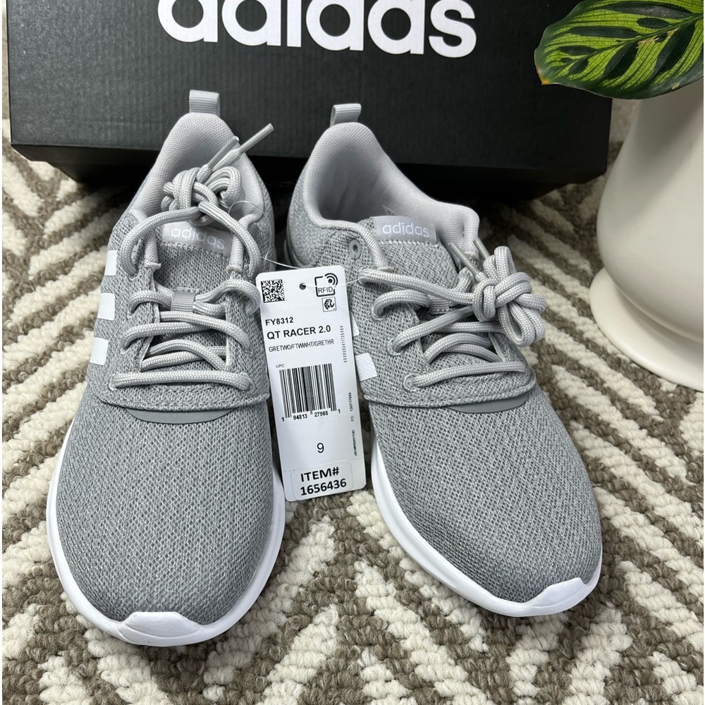 adidas's sneakers Sz 9(women) nuevos
